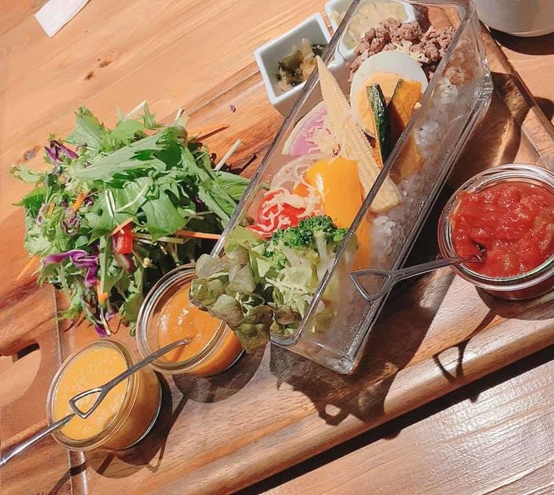 245368696_1705970576259979_4..